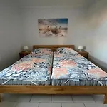 Strandhuepfer Auf Der Insel Fehmarn דירה