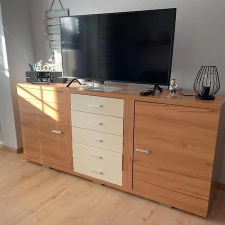 Strandhuepfer Auf Der Insel Fehmarn *